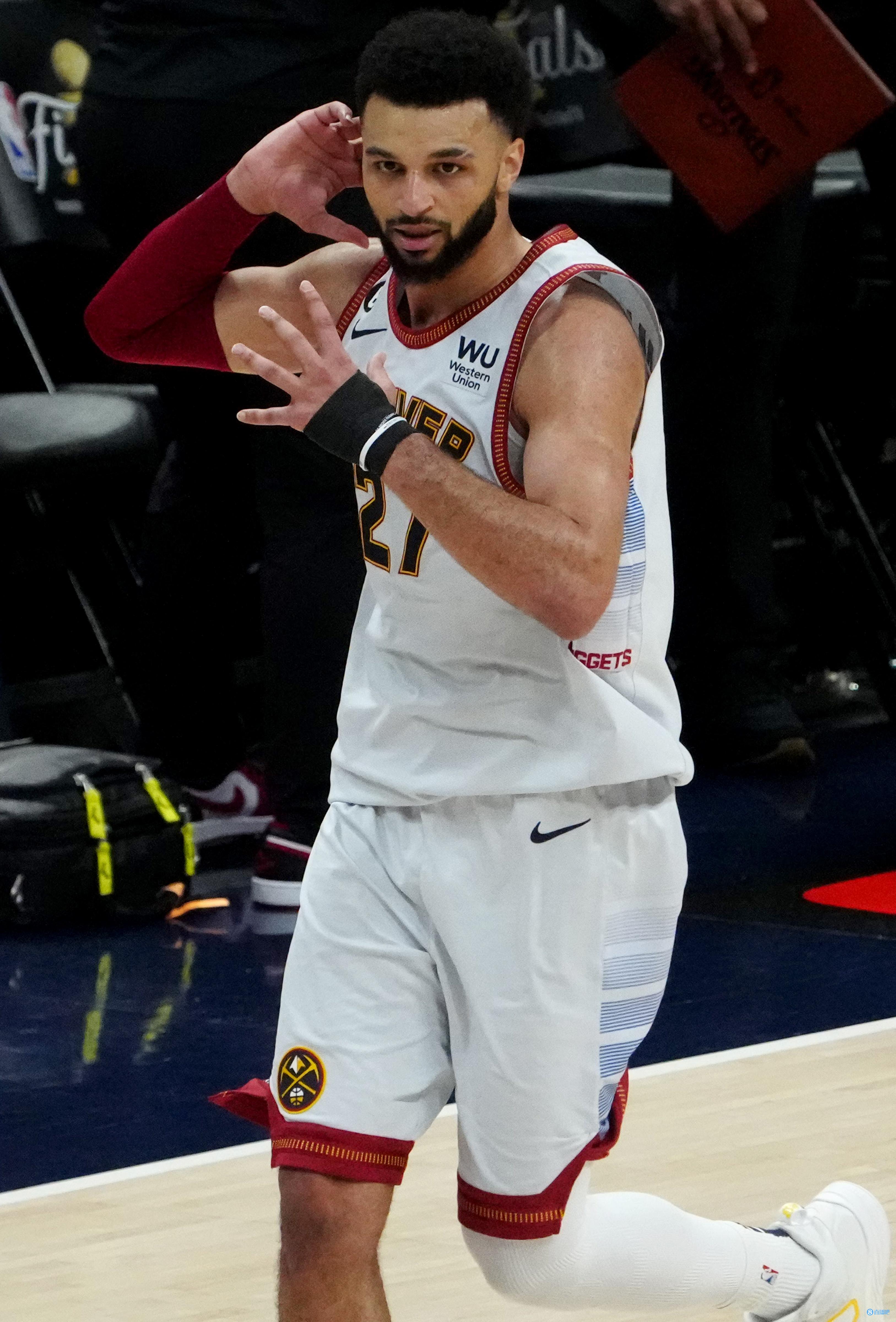 冠军后卫😉穆雷发推：大家最喜欢的季后赛比赛是？