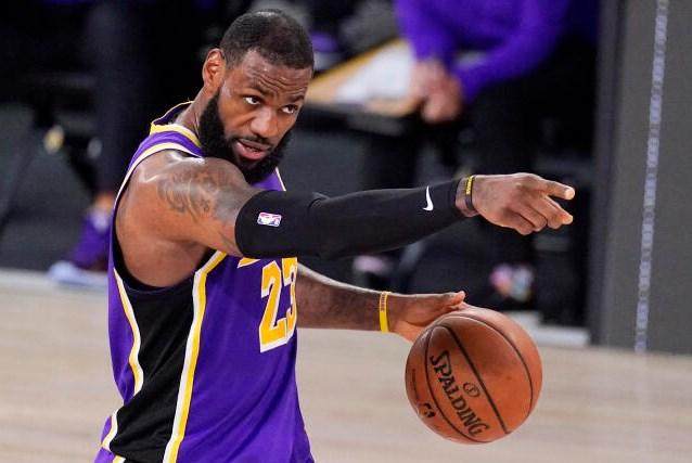 GA黄金甲平台-詹皇转型！三分大幅蜕变，湖人新帅：增加无球进攻