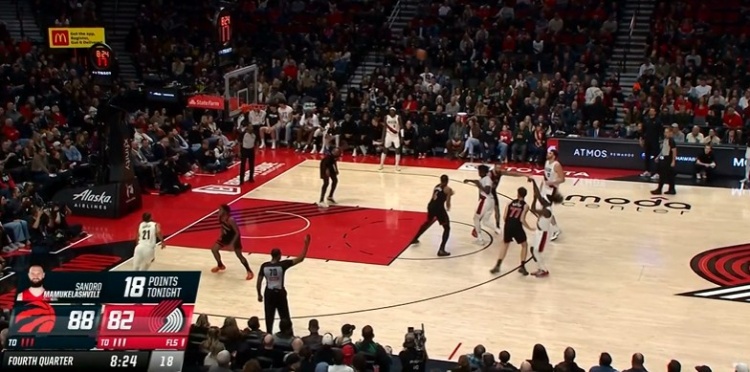 GA黄金甲平台-火力全开！朱·霍勒迪里突外投再得7分 帮助球队顽强咬住